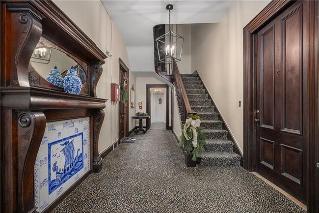 Building Photo - 67 Perry St