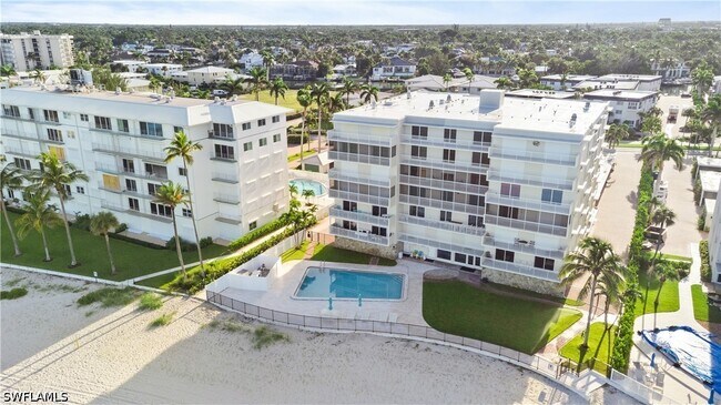 Building Photo - 1977 Gulf Shore Blvd N