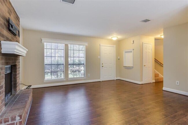 Foto del edificio - 3 Field Flower Ct