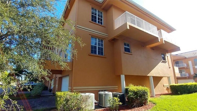 Foto del edificio - 4349 Estrada Dr