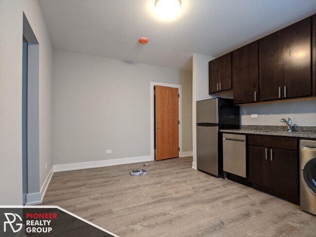 Foto del edificio - 423 W Belden Ave