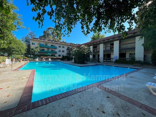 Foto del edificio - 5460 White Oak Ave