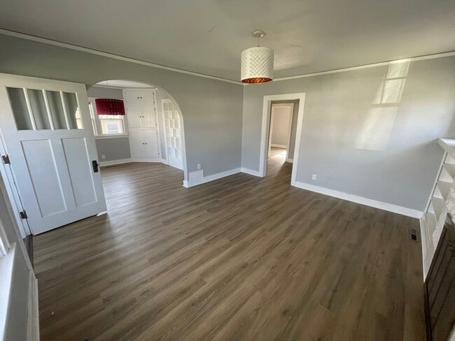 Building Photo - 217 Dotson Dr