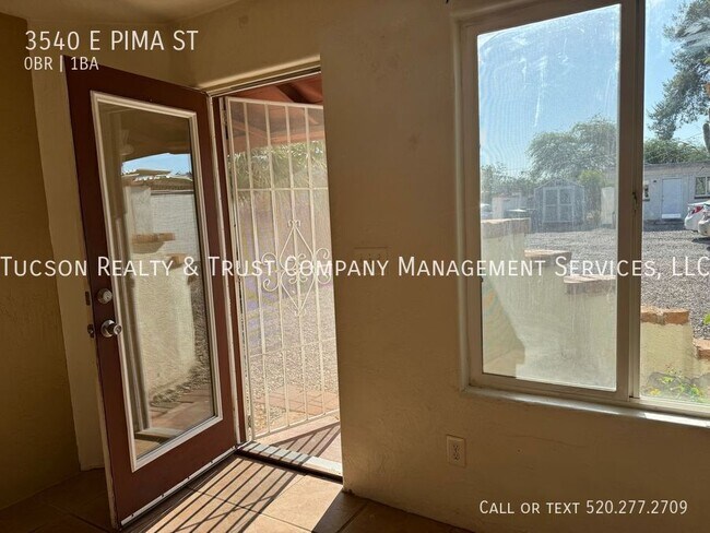 Building Photo - 3540 E Pima St