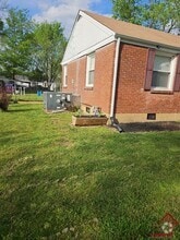 Building Photo - 721 Blackstone Ave