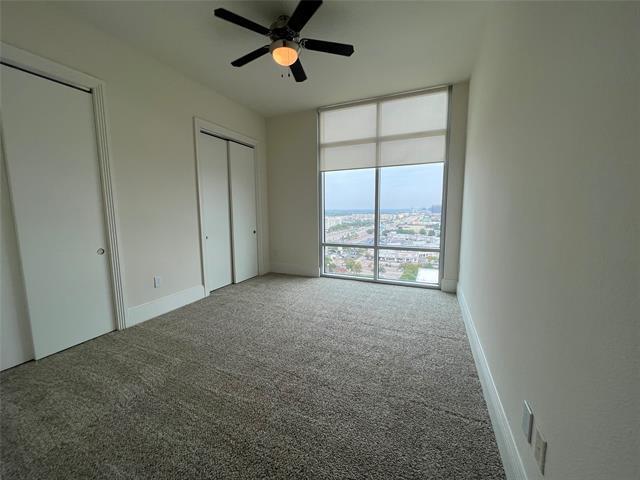 Foto del edificio - 8066 Park Ln