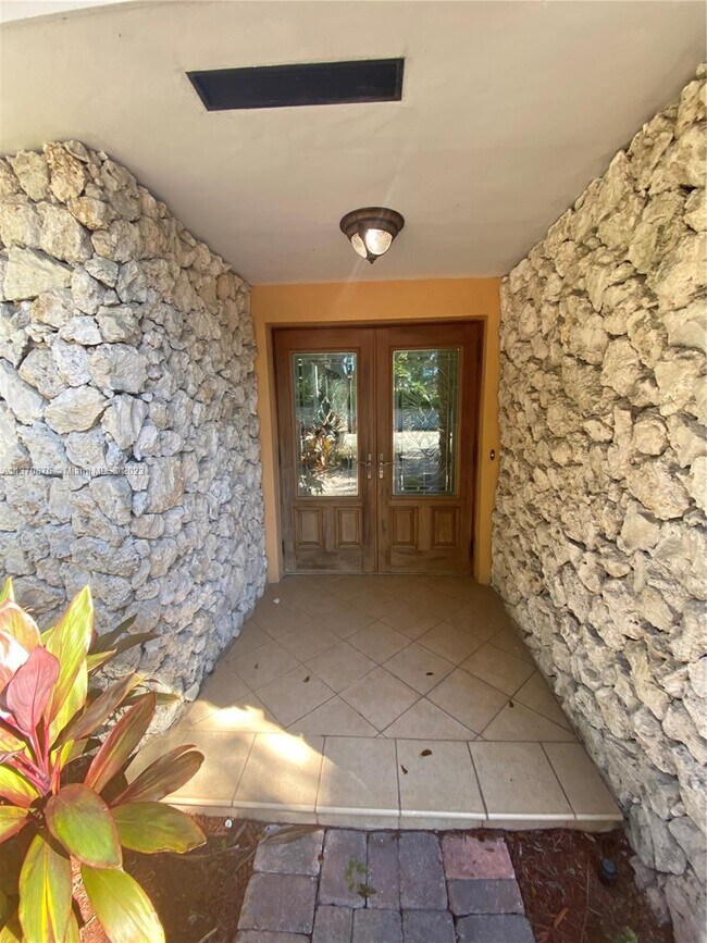 Foto del edificio - 4861 Red Rd