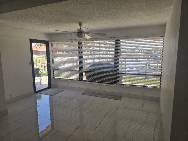 Foto del edificio - 9608 Valencia Cove