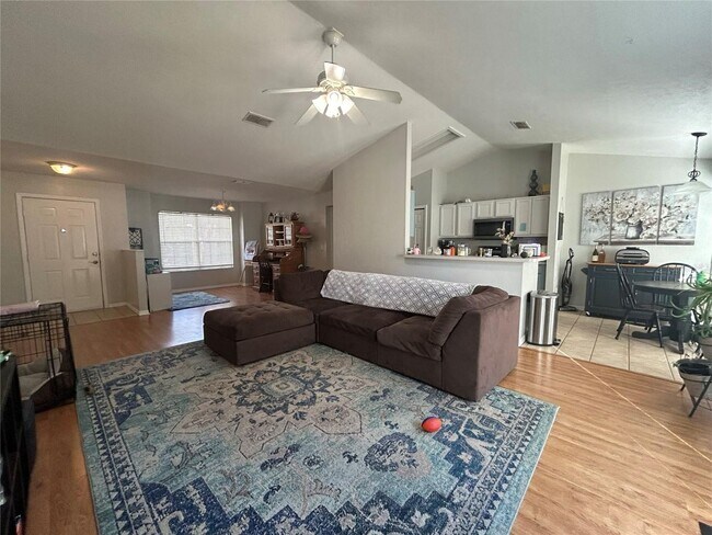 Foto del edificio - Private bedroom with shared bath in Wellin...
