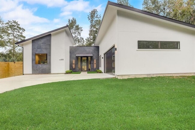 Building Photo - 1643 Beech Dr