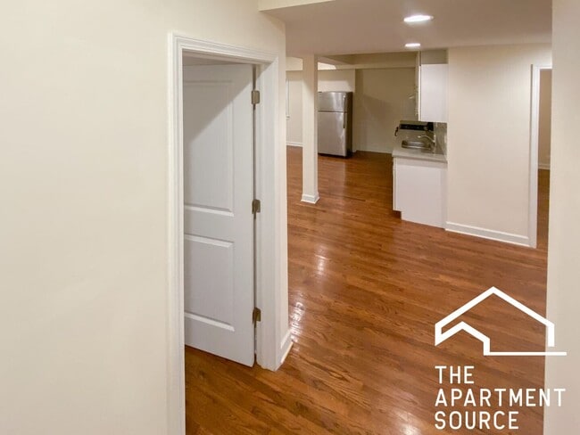 Photo - 1827 W Leland Ave (Chicago, IL) Apartment