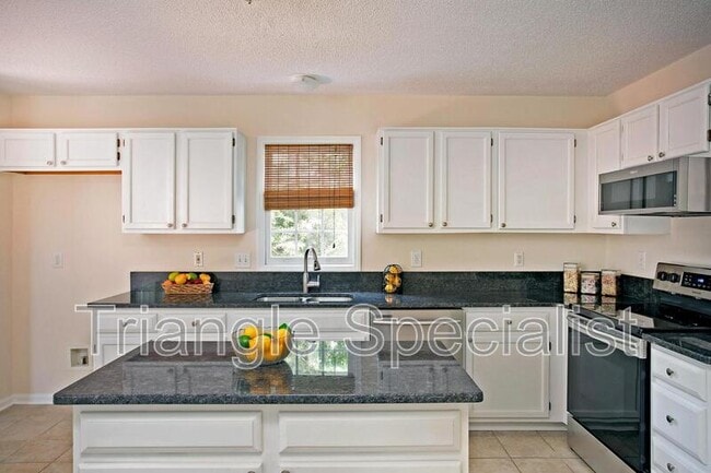 Building Photo - 100 Connelly Springs Pl