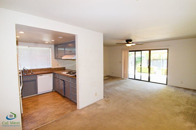 Foto del edificio - 2229 Crocker Way