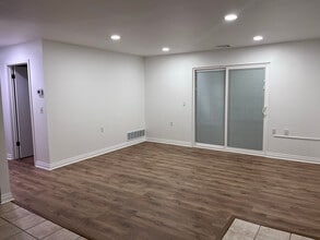 Building Photo - 16140 Clarkson Dr