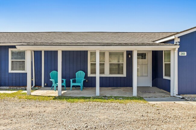 Building Photo - Well Maintained 3/2 in Cedar Creek