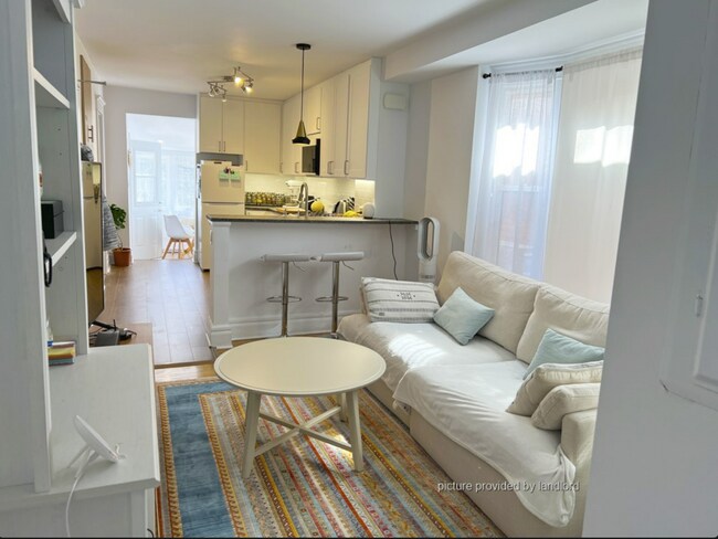 Building Photo - Warm, & bright 2nd floor suite in the famous Greek Town