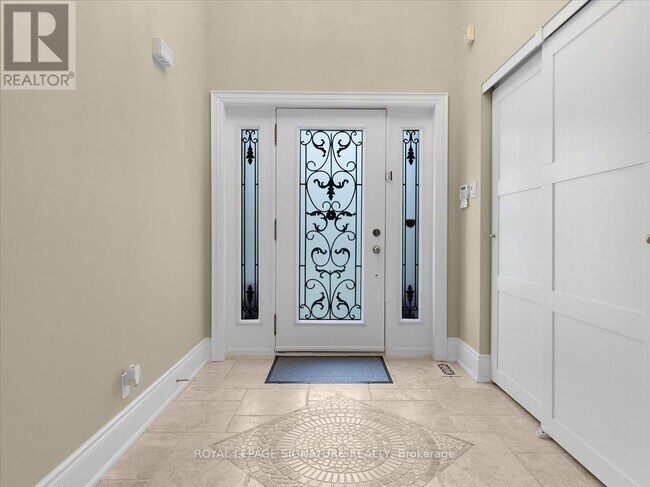 Photo du bâtiment - 1 Marshfield Ct