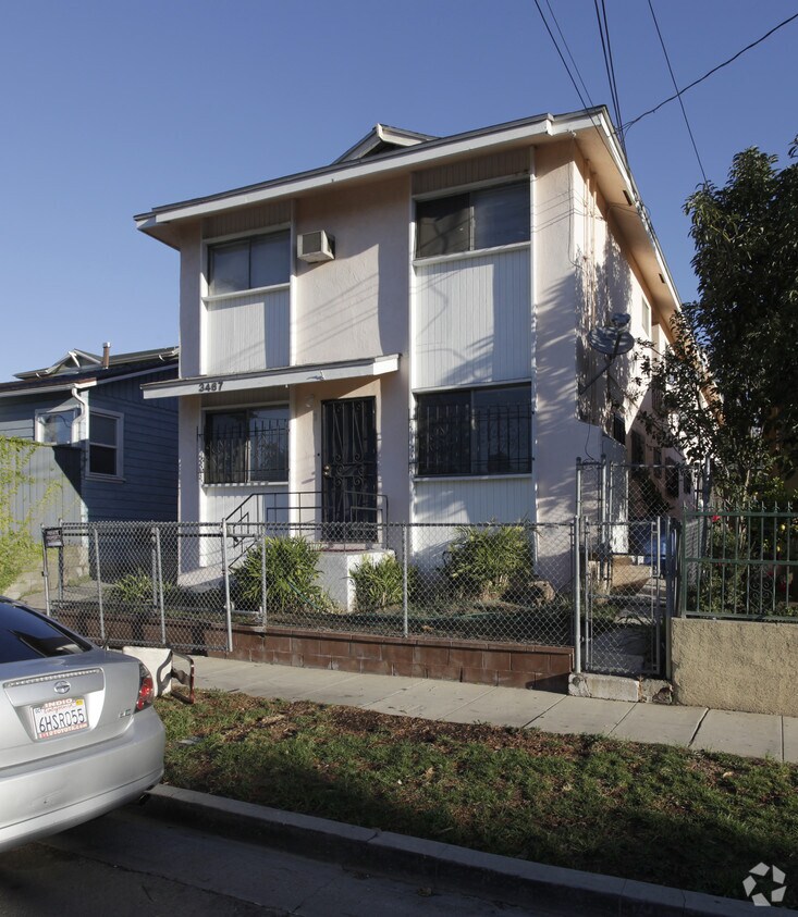 Building Photo - 3467 Plata St