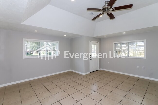 Foto del edificio - 2147 Frey Rd