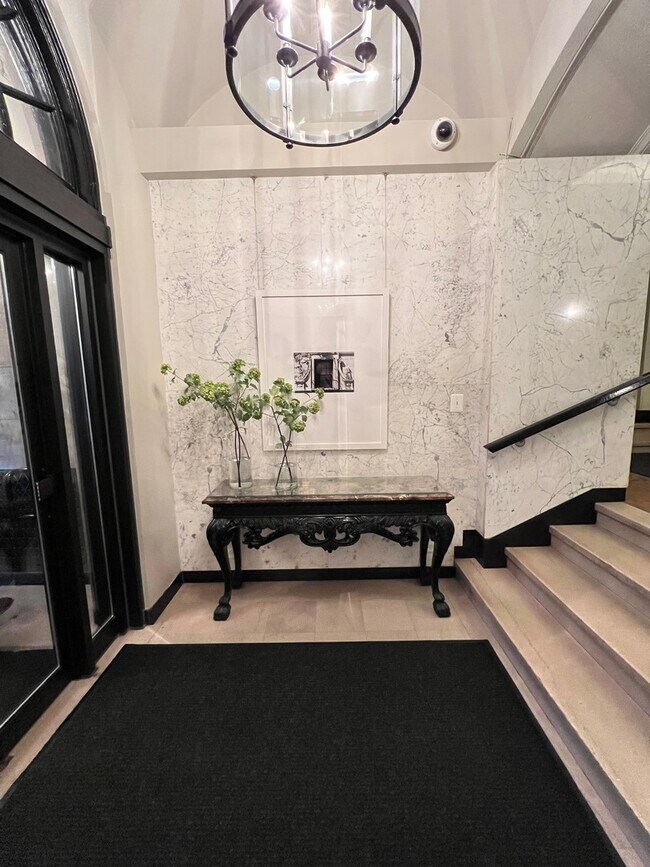 Foto del edificio - 6101 N Sheridan Rd