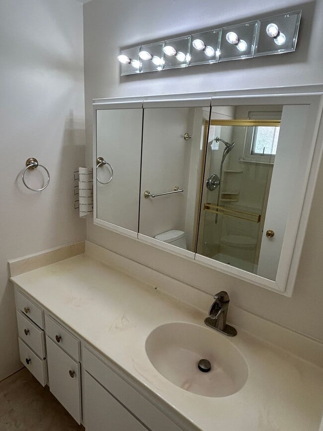 Building Photo - Spacious 4-Bedroom Home with Pool in Prime...