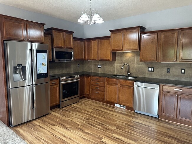 Foto del edificio - 223 NE 45th Ln