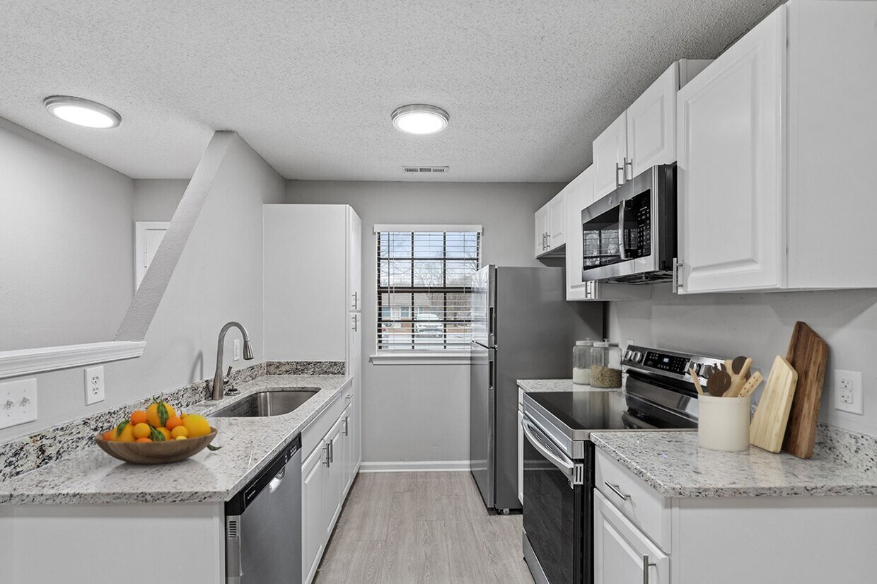 Foto principal - Luxurious 2 bed/2-bath apartment minutes f...