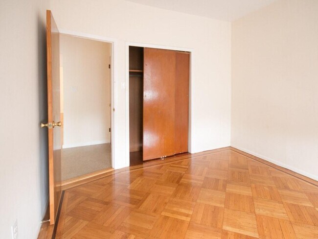Building Photo - 1231 Bay Ridge Pkwy