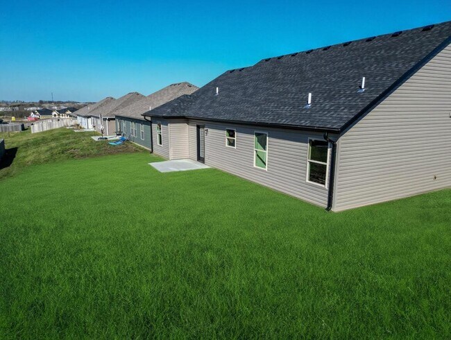 Building Photo - 3324 Naples Dr