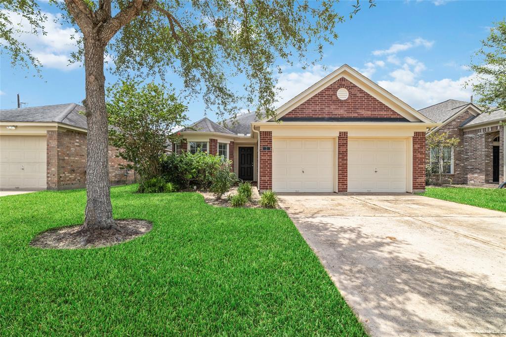 Primary Photo - 3 Garden Grove Dr