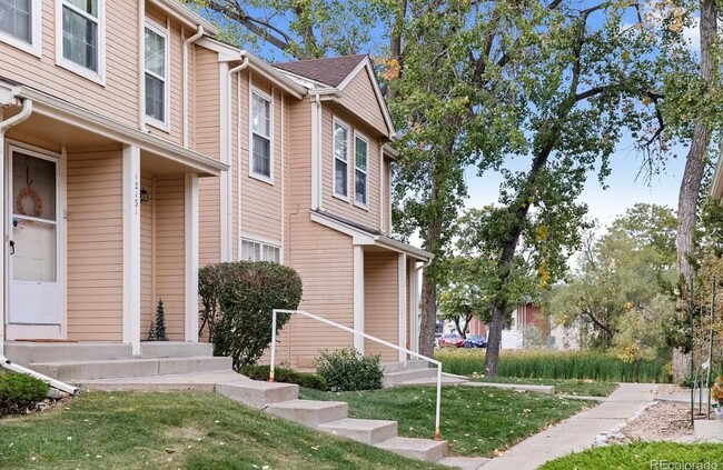 Foto del edificio - Charming Townhome for Rent in Timber Lake ...