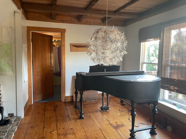 Foto del edificio - 314 Davis Rd