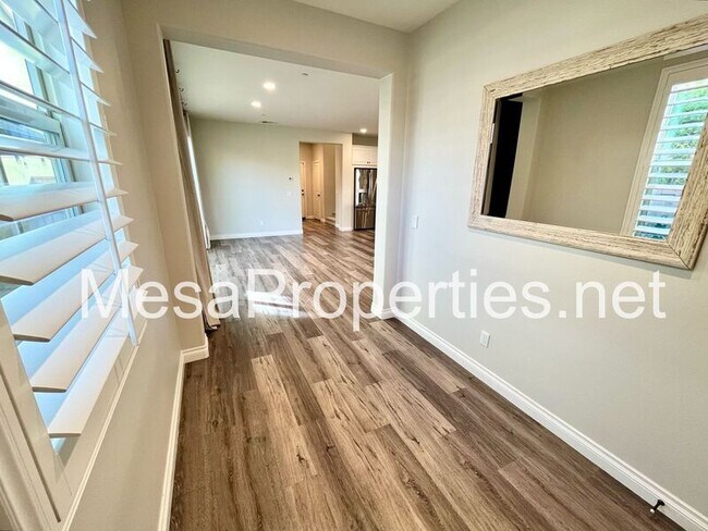 Building Photo - 3239 E Carneros Paseo