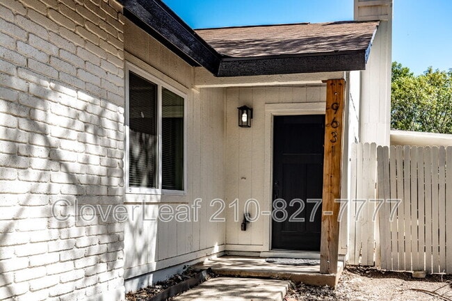 Building Photo - 9631 Ivy Bend St