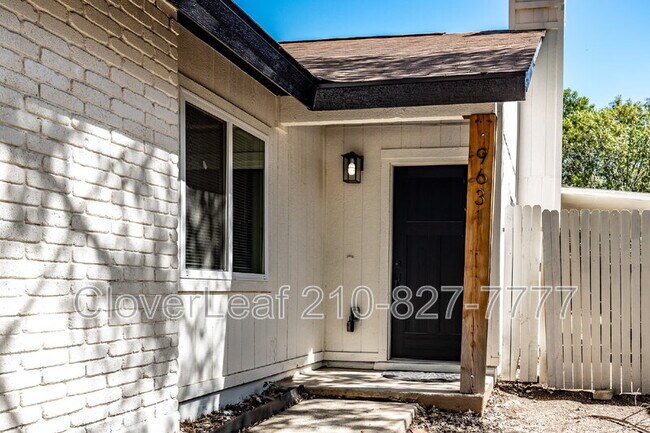 Foto del edificio - 9631 Ivy Bend St