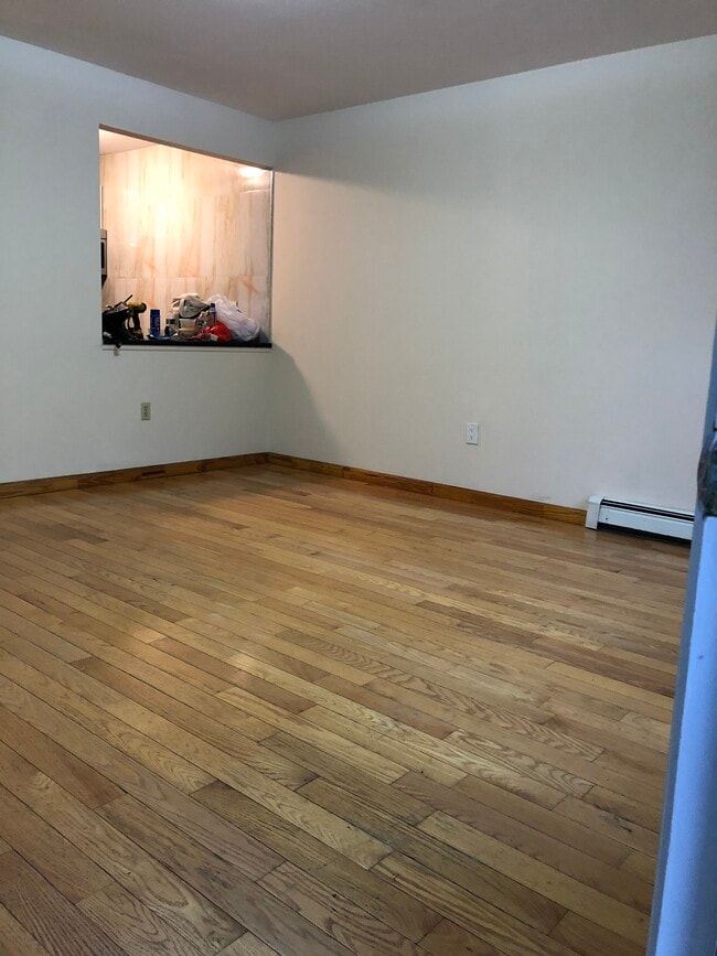 living room - 399 S 5th St