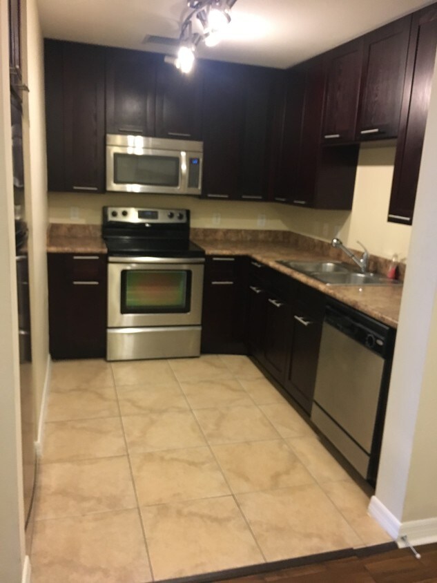 Primary Photo - 6650 SW 57th Ave