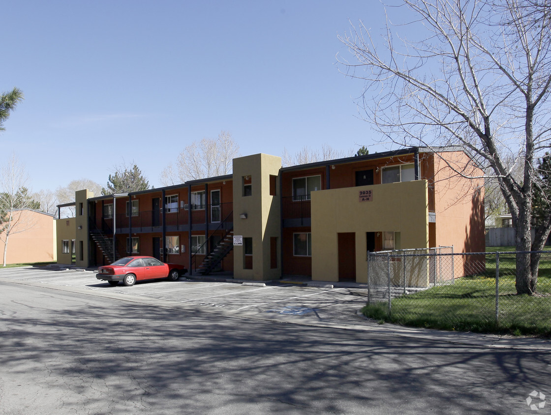 Foto del edificio - Community Garden Apartments