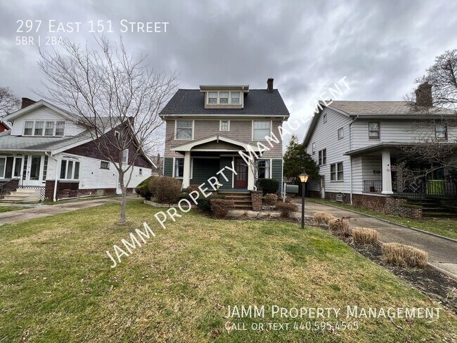 Foto del edificio - Beautiful 5-Bedroom Single Family Home in ...