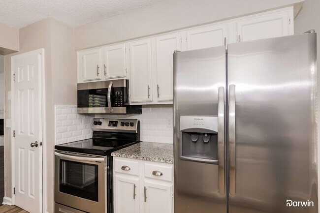 Building Photo - 9001 Louvaine Drive, Charlotte, NC 28227