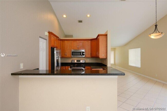 Foto del edificio - 1530 Canary Island Dr