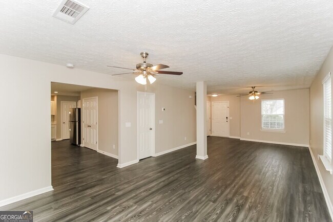 Building Photo - 817 Yonah Dr