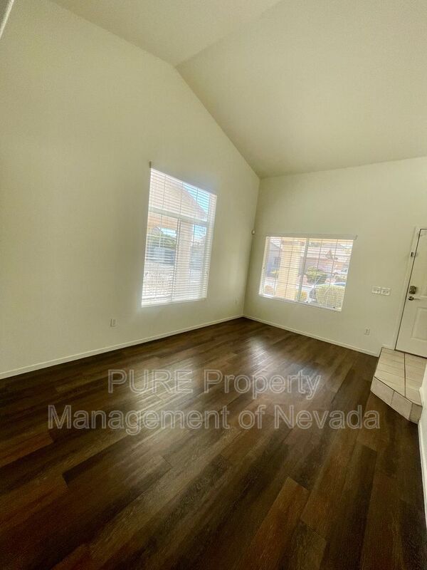 Foto del edificio - 580 Solstice Ave