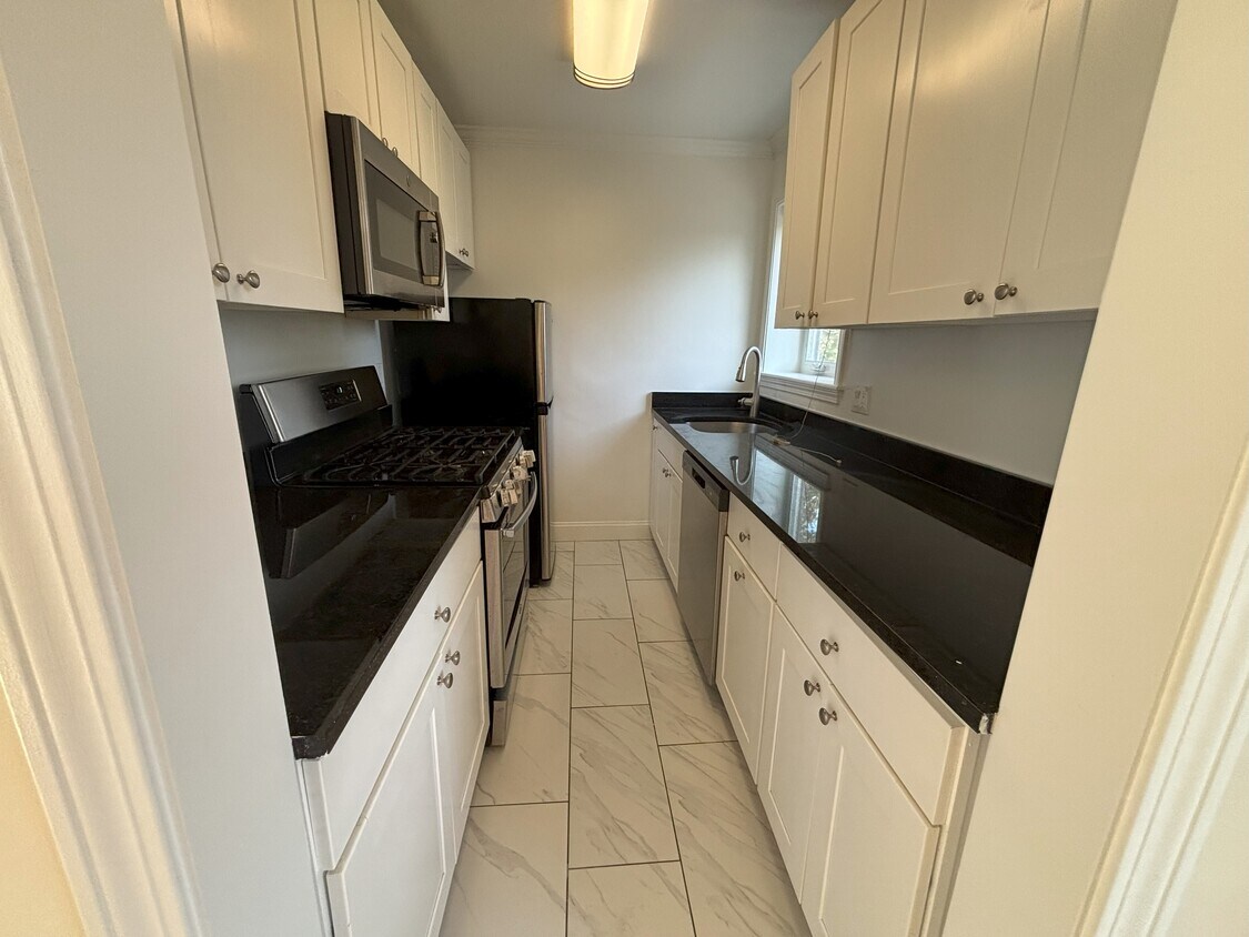 Foto principal - 105 Longwood Ave