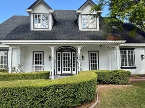 Building Photo - 673 Regas Dr