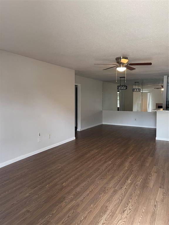 Foto del edificio - 10655 Braes Bend Dr