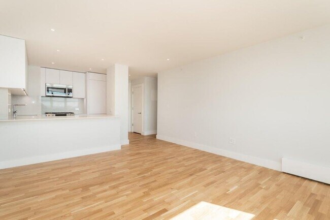 Interior Photo - 1410 Columbia