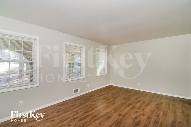 Building Photo - 2364 Tiffany Cir