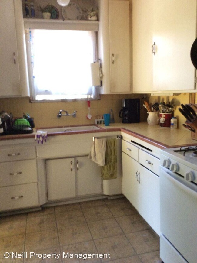 Building Photo - 2 br, 1 bath House - 6558 Lassen Ct.