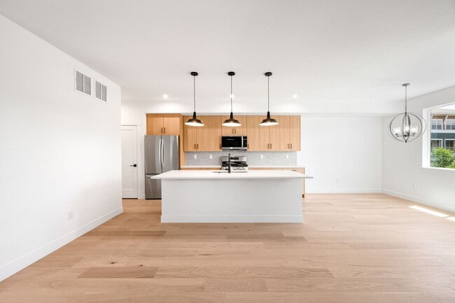 Building Photo - Brand New 3BD, 4BA Half-Duplex in Villa Park with Back Yard